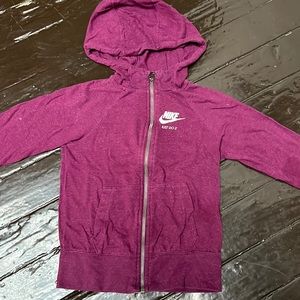 NIKE kids sweatshirt size small looks like a 5/6